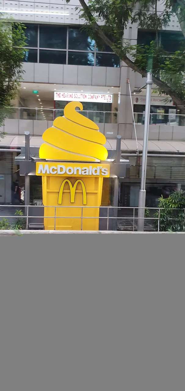 McDonald’s Dessert Kiosk
