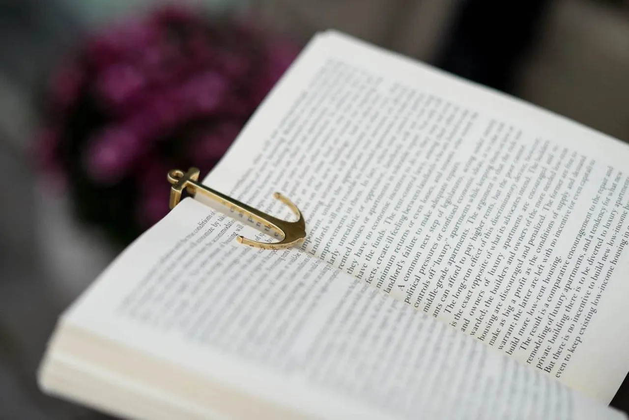 Page-Anchor-Bookmark-Pin-02.jpg