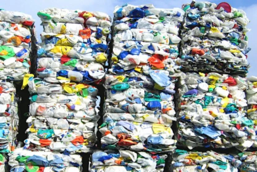 sampah-plastik-ilustrasi-_180211052707-916.png.jfif