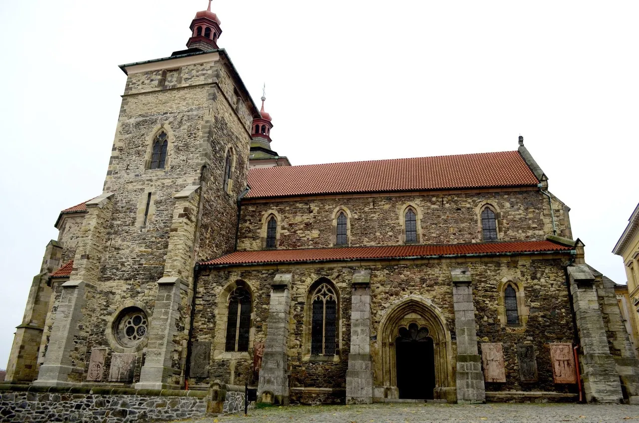 CZ, Kourim Church of St Stephen2.jpg