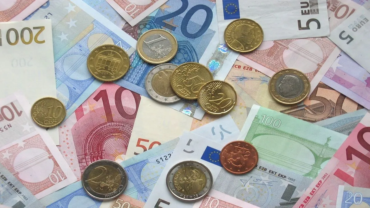 symbol-money-market-business-paper-material-828663-pxhere.com.jpg