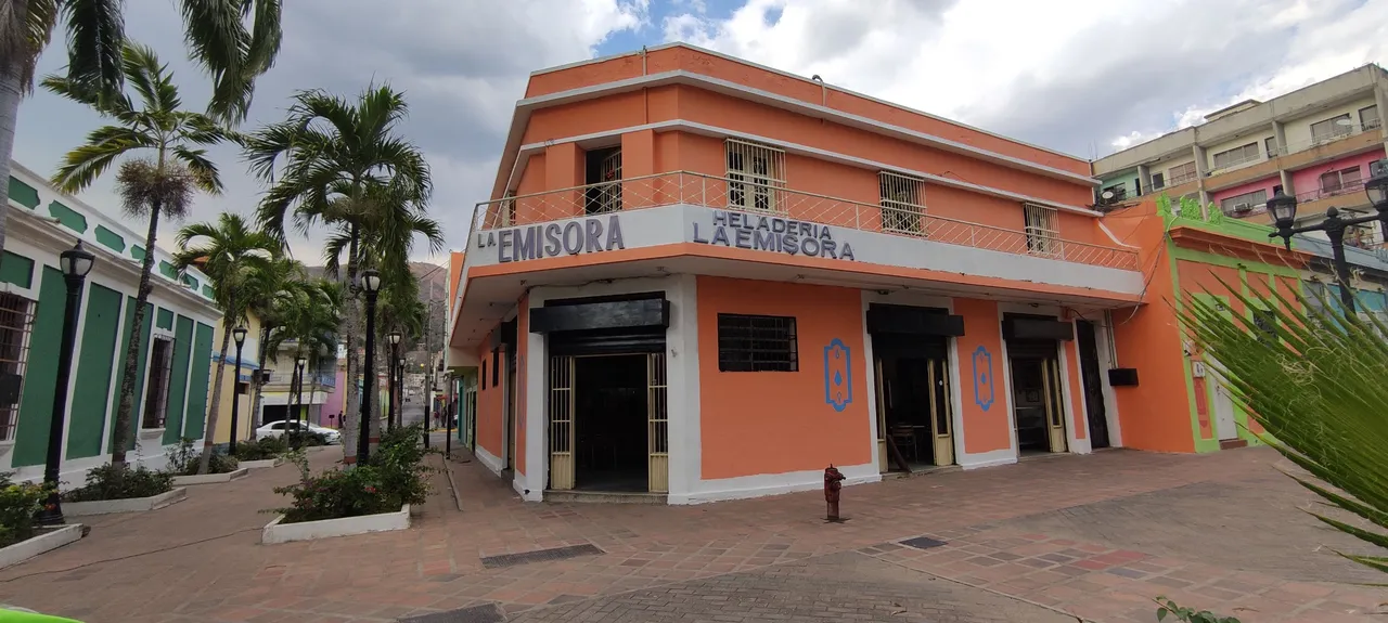 Fuente de Soda "La Emisora"