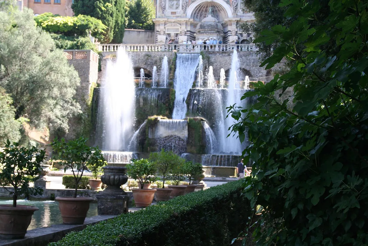 05 Fontana di Nettuno.JPG