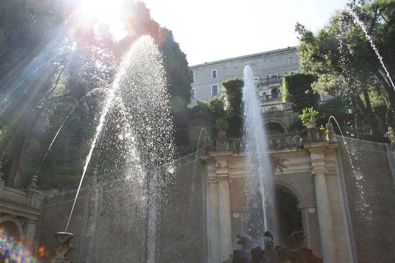 02 Fontana dei Draghi.JPG