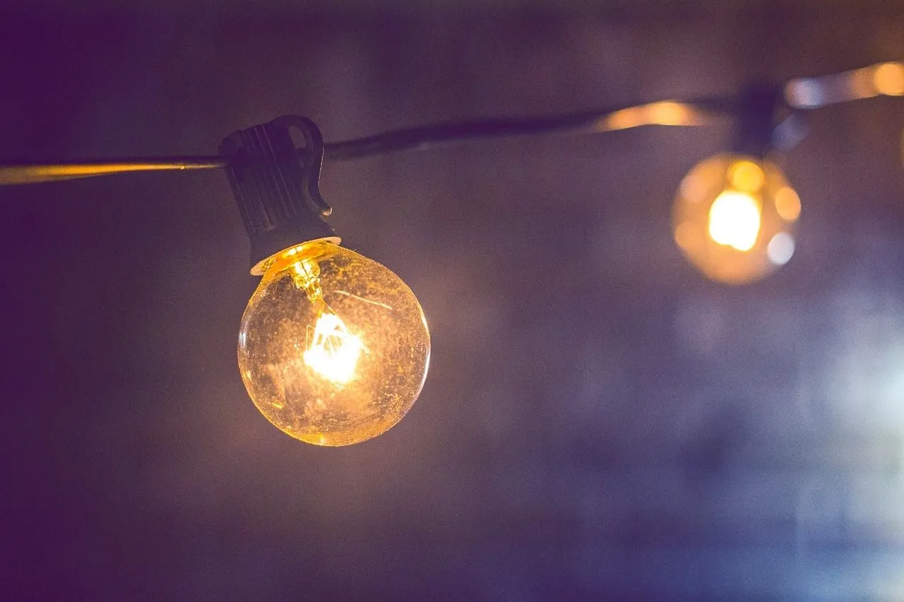light-bulb-1867166_1280.jpg