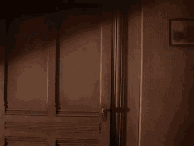 the-wizard-of-oz-black-and-white-to-colour.gif