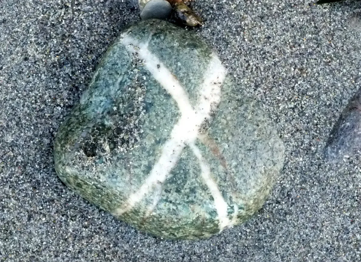 0458-XRock.jpg