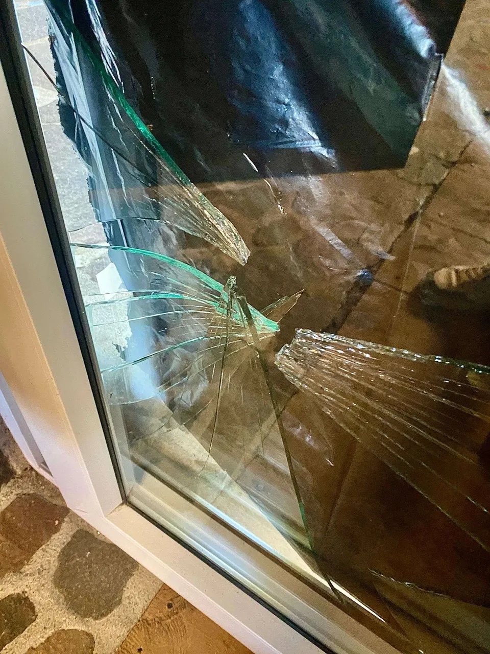 brokenGlass.jpg