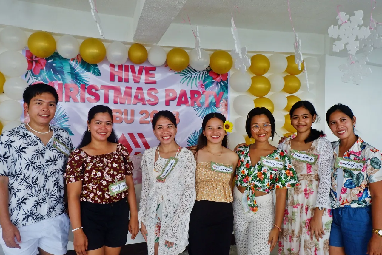 hivecebuxmas496.JPG