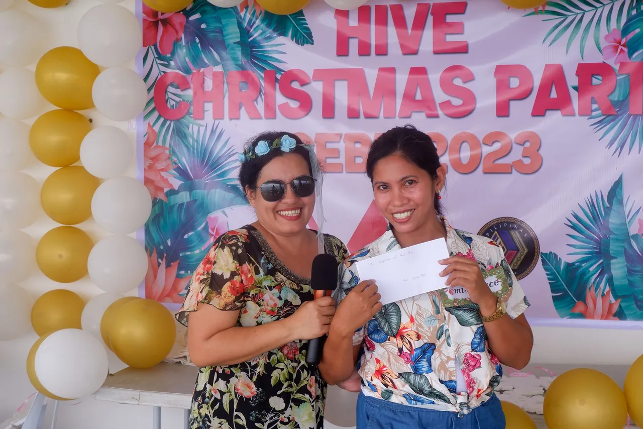 hivecebuxmas760.JPG