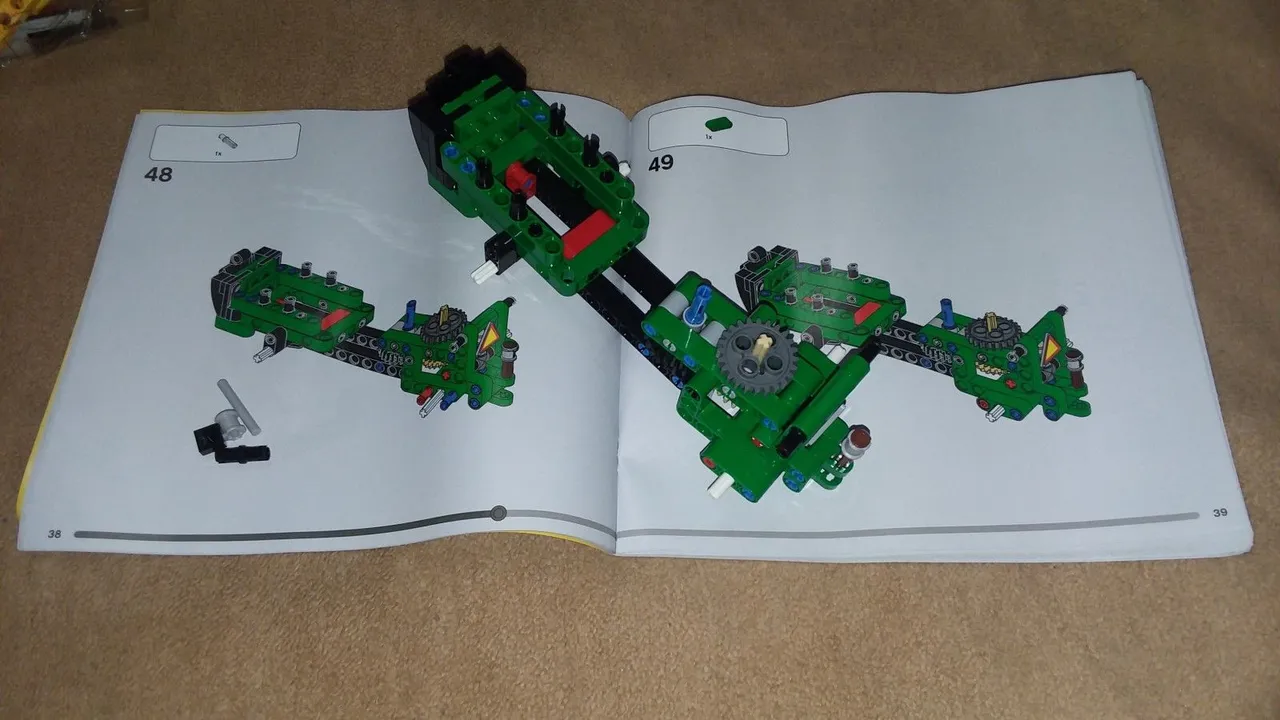 LEGO tractor part 1.jpg