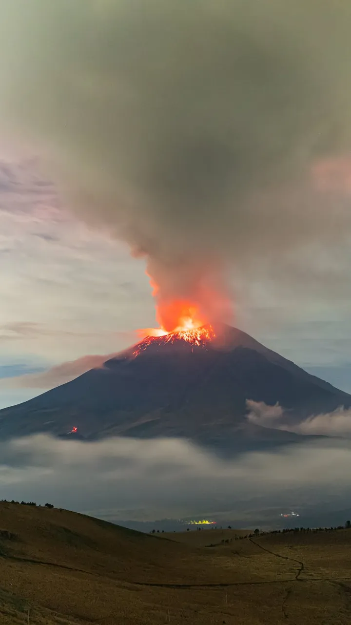 free-photo-of-volcano-eruption-on-sunset.jpeg