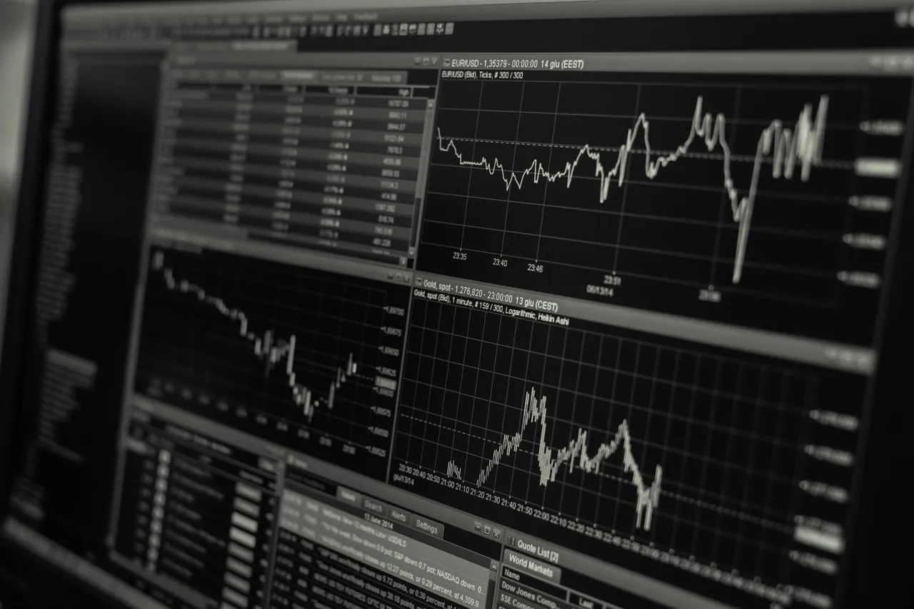 Financial Charts pexels-photo-241544.jpeg