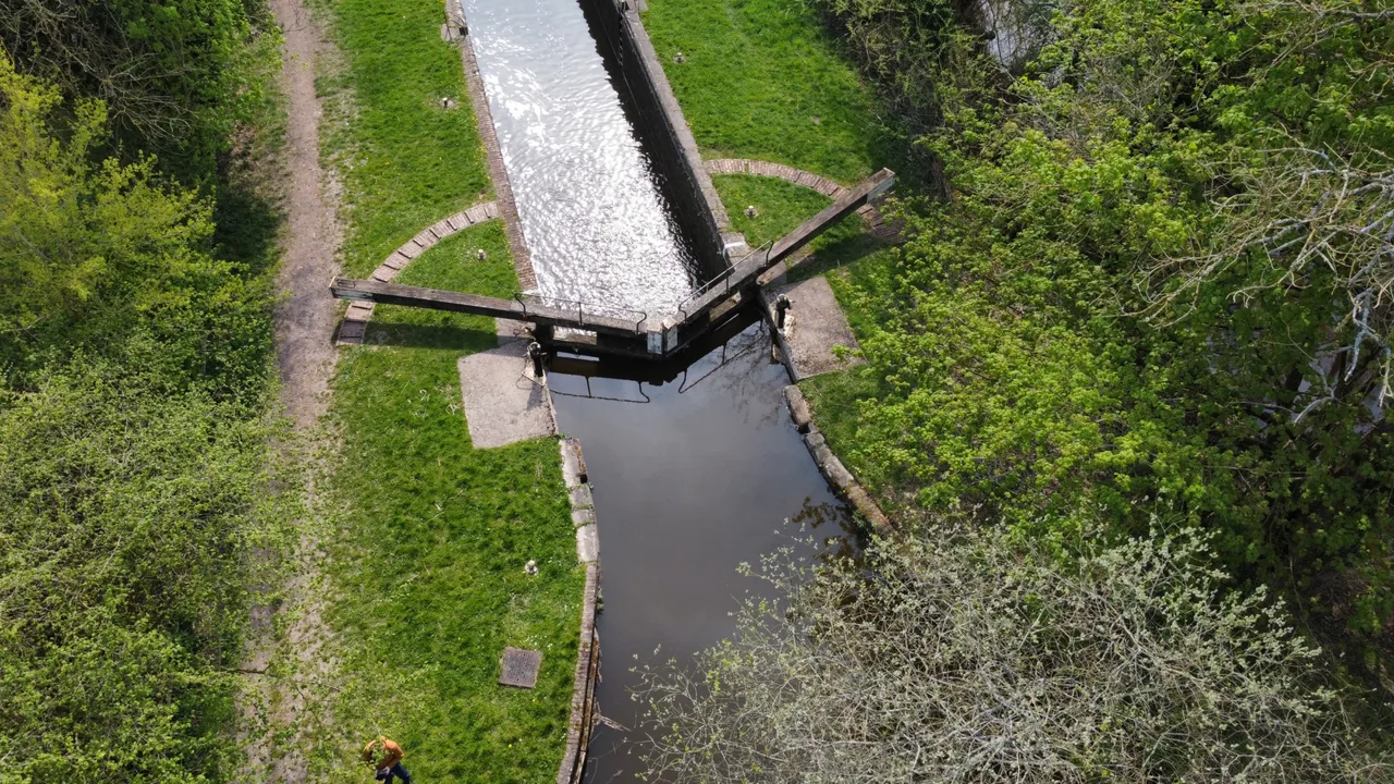 Lock gates from above