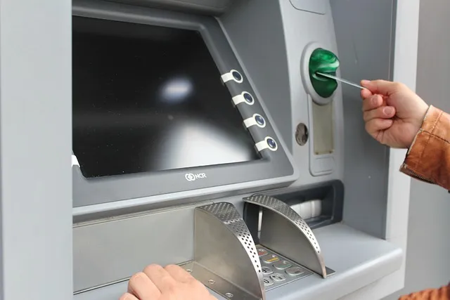 The choice is yours: cryptocurrency or banking system