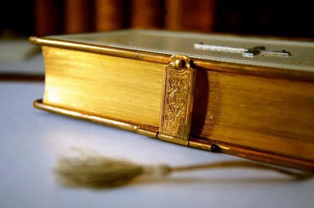 a-book-92571_640.jpg