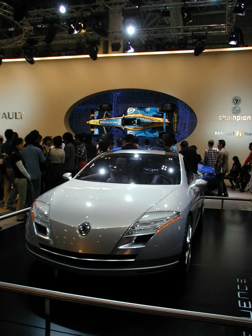 130 - Renault concept foreground, with a teaser for the next section on the wall...