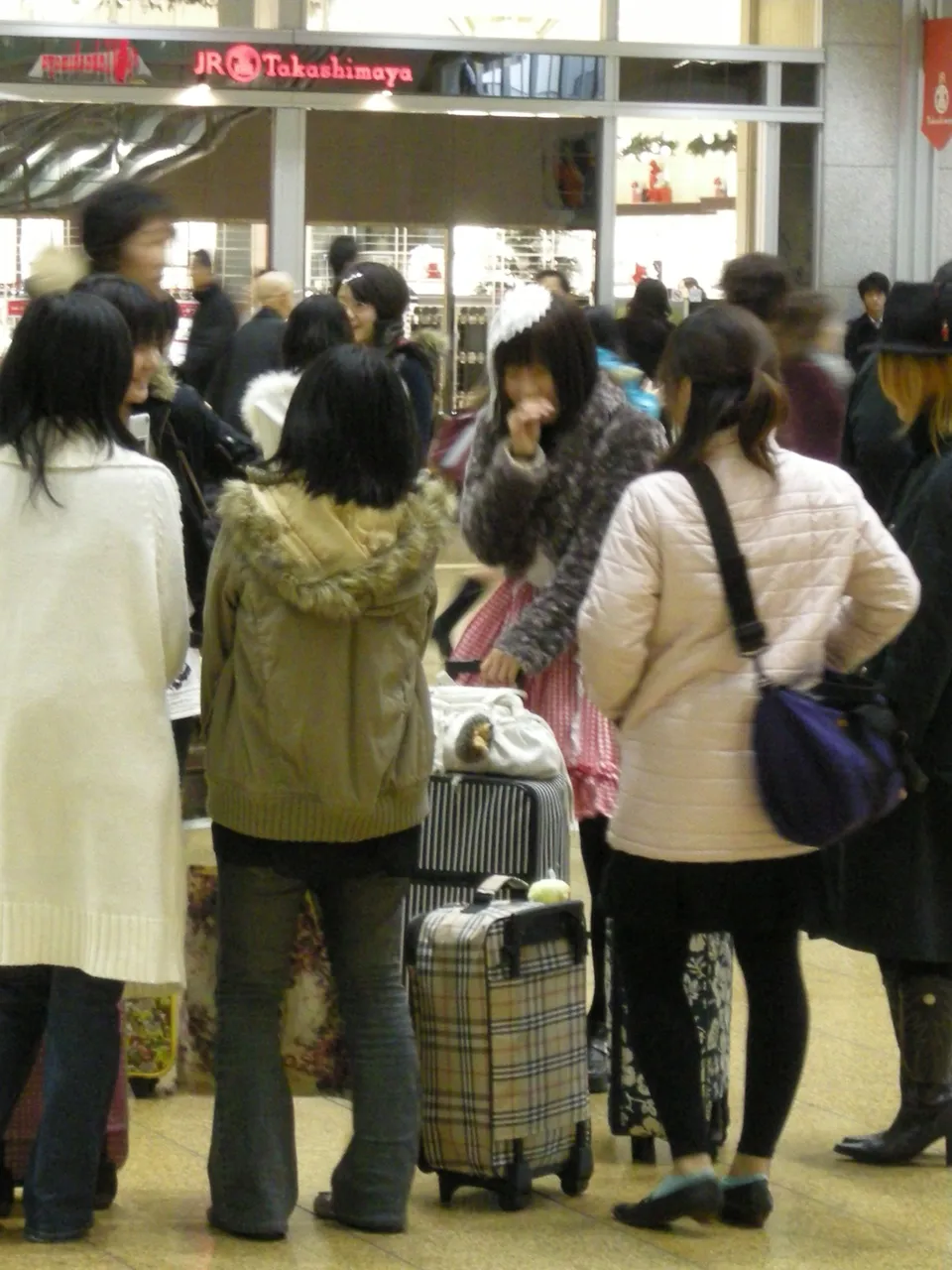 163-Cupie doll waiting in Nagoya Station.JPG