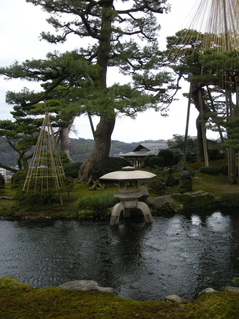 140-Kenrouku-en other lantern.JPG