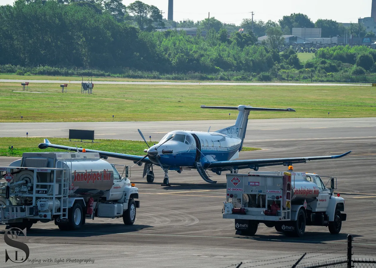 Market Fridya at the Airport_-2.jpg