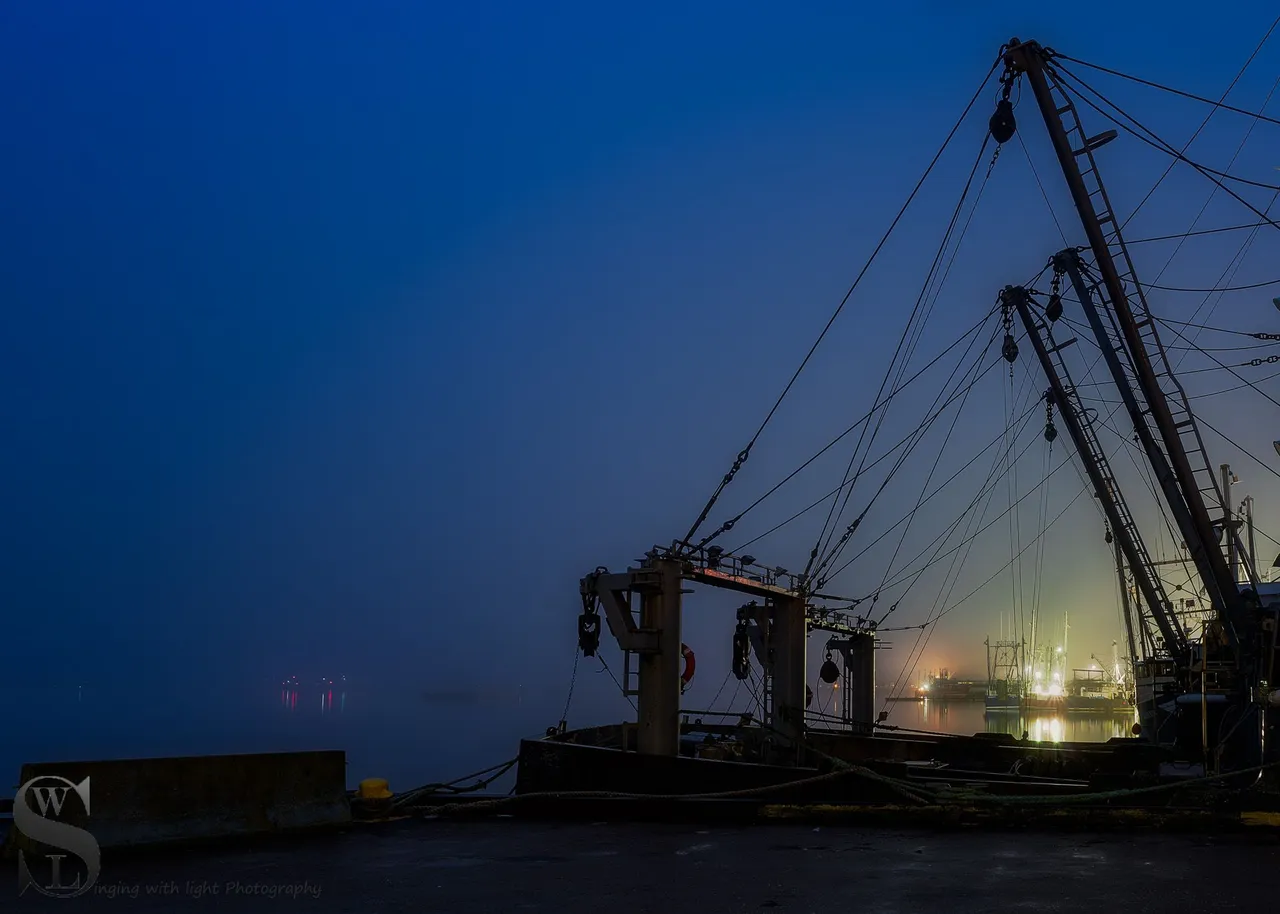 early morning at the port-5.jpg