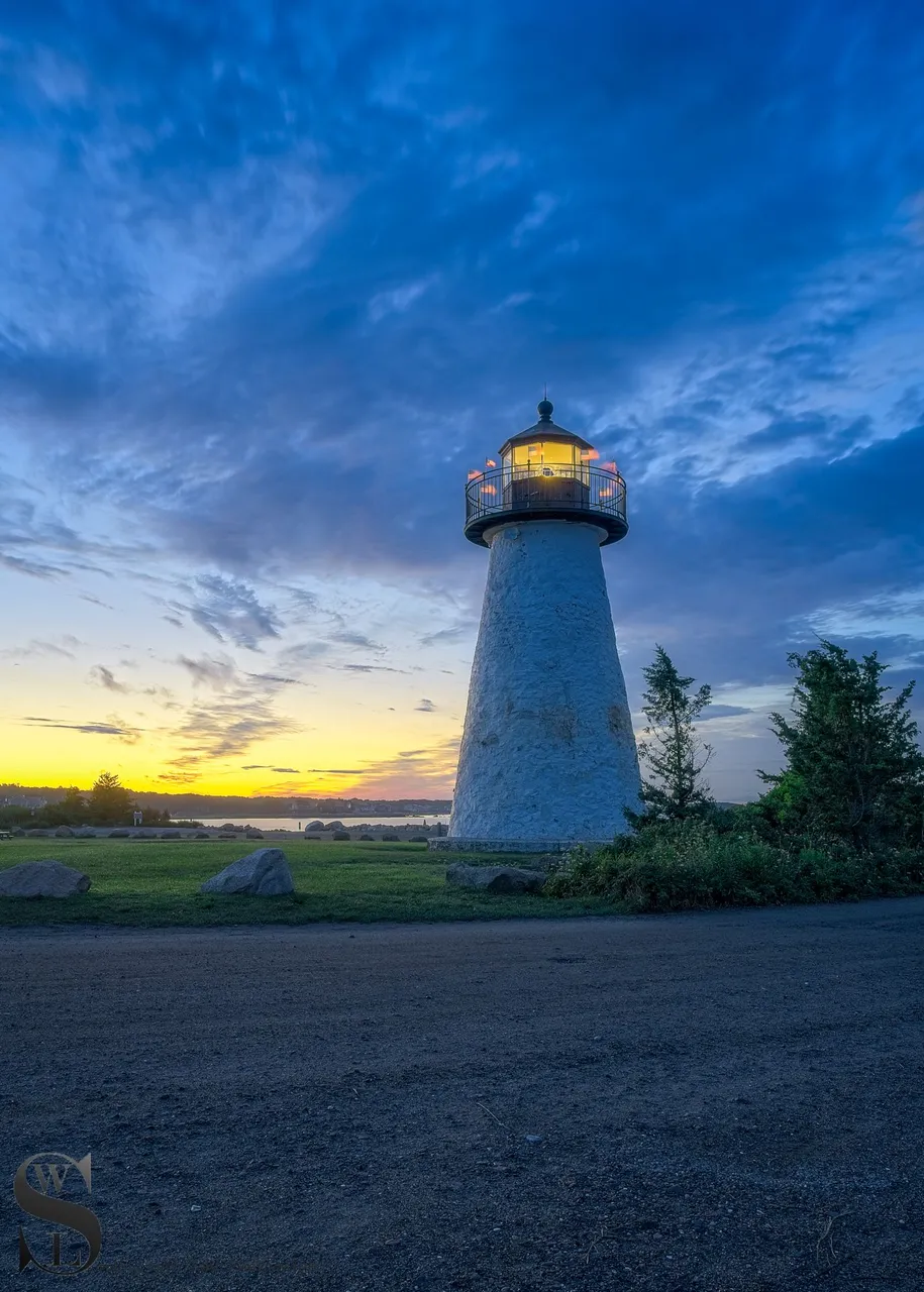 neds point light.jpg