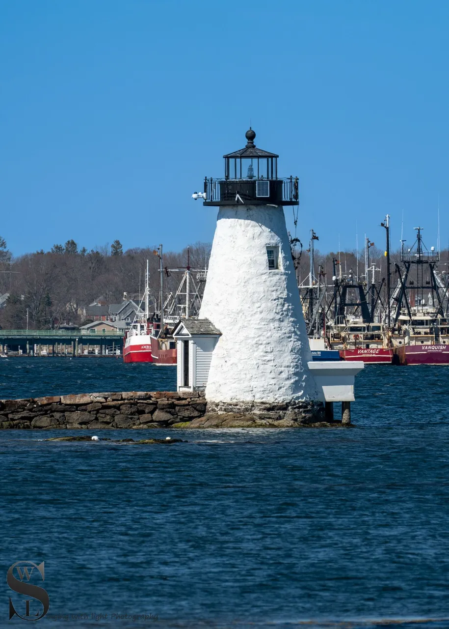 palmers island light-2.jpg