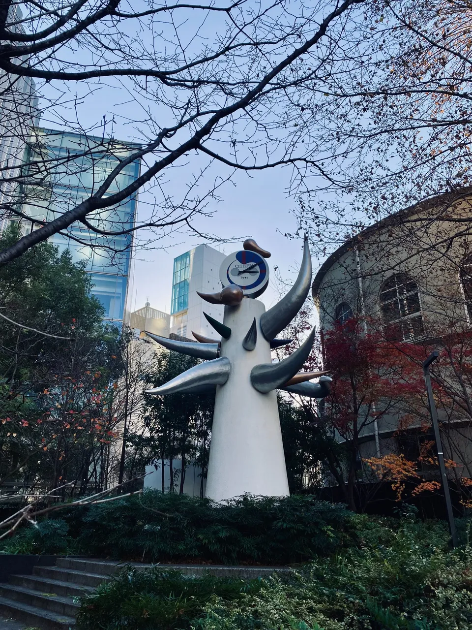 The clock tower with the structure similar to the one in Osaka