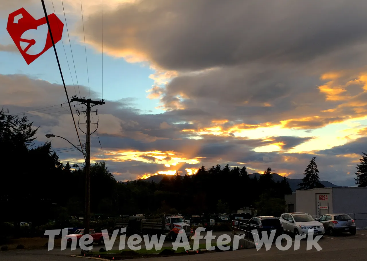 https://s3.us-east-2.amazonaws.com/partiko.io/img/d00k13-sunset-rays-after-work--portofino-bakery-lwrlbjrr-1536774274086.png