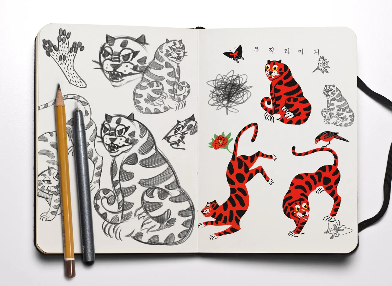 Sketchbook MockUp PSD_theothertiger_00_low.jpg