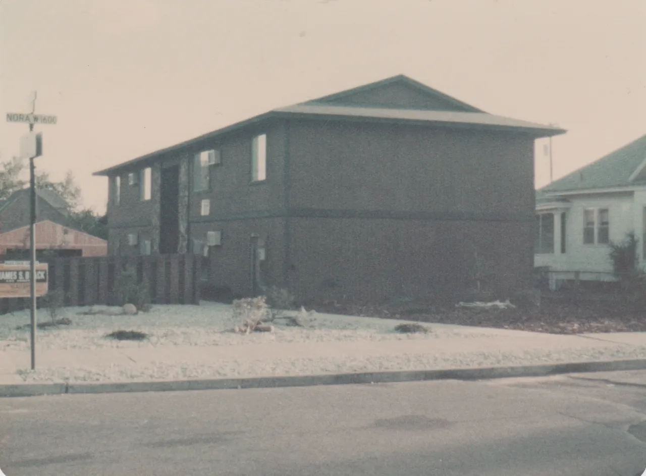 1976 - Green Apartment in Spokane was built in 76 - Larger photo size, no date on this photo , 1pic.png