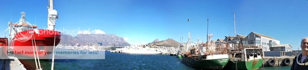 Panoramic view of Cape Town Harbour