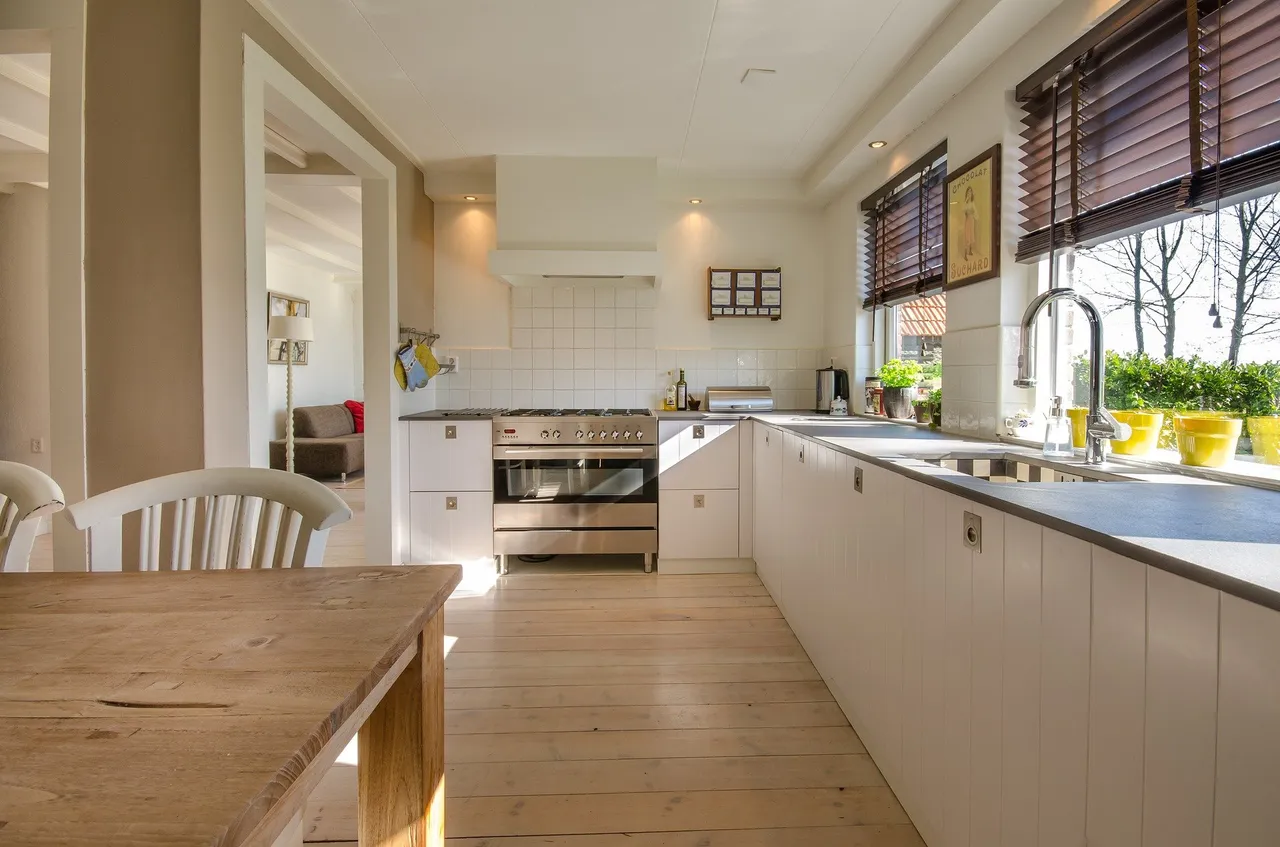 kitchen2165756_1920.jpg