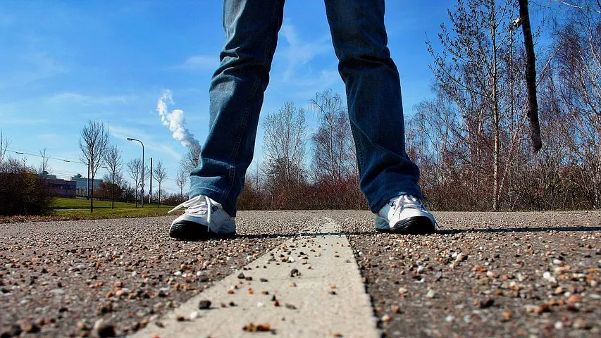 sidewalk657906__480.jpg