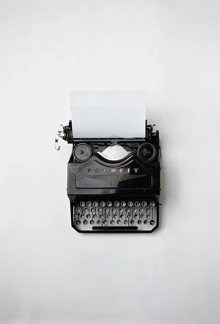 typewriter498204_640.jpg