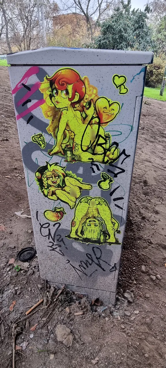 alt