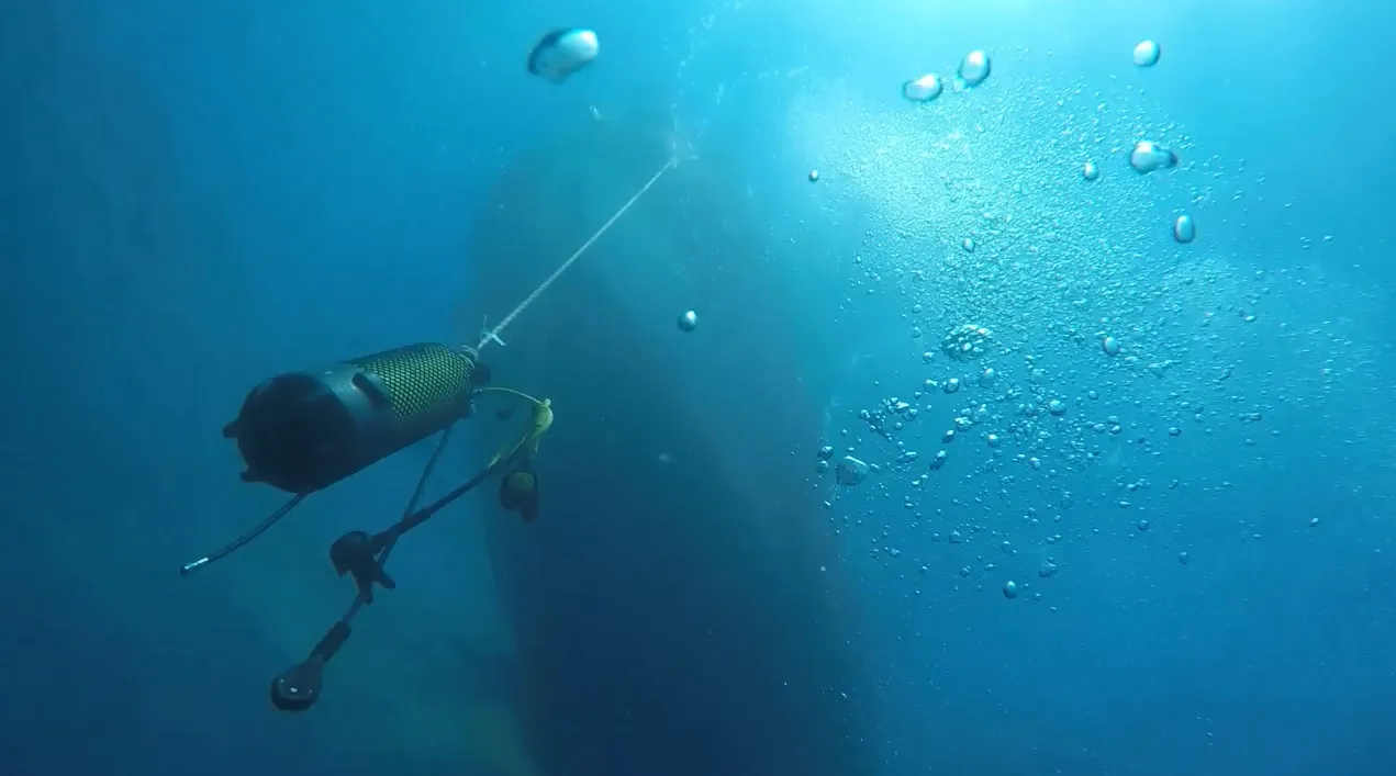 Emergency air tank at 5 meters deep.