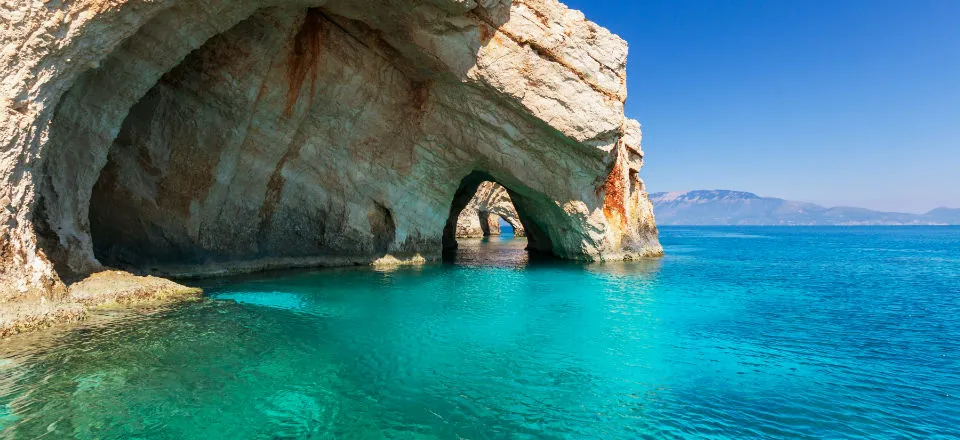 https://destinationguides.thomascook.com/destinationguides-media/blue-grotto-2.jpg