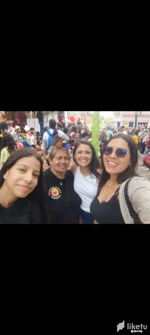clq09oea104b99kszhytacdea_fb9303e1-f148-487b-9c4f-c1f3865d58a9.webp