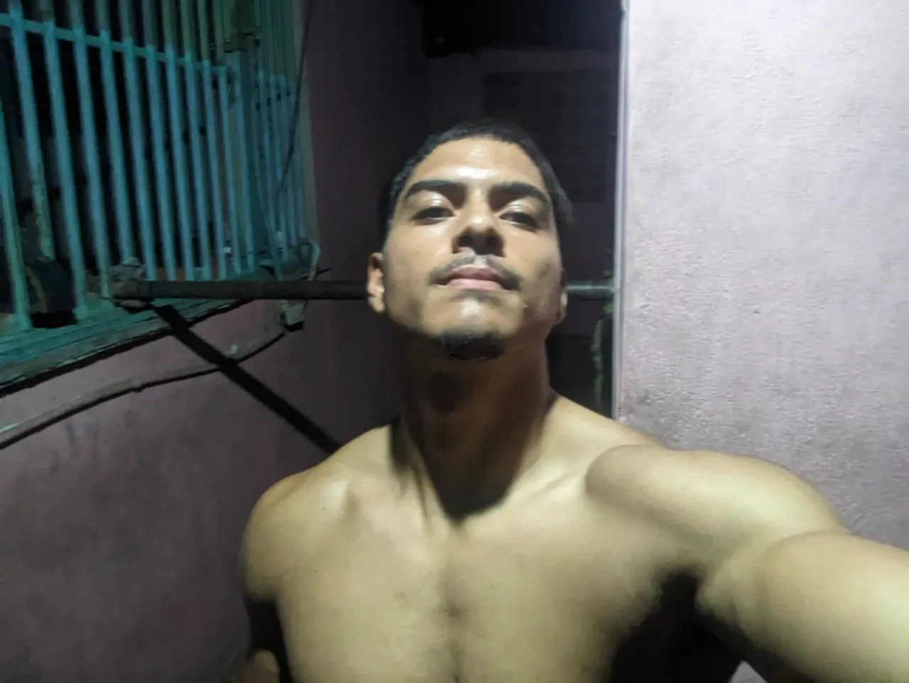 yhx82j2BLxRl99ex_PXL_20250718_200213252.MV.webp
