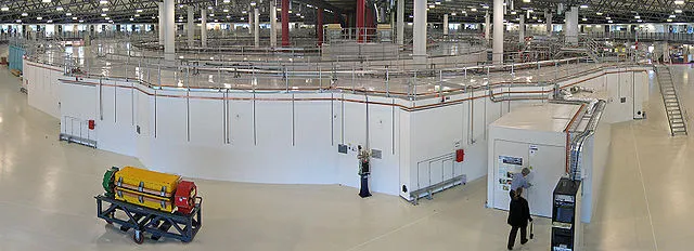 640px-Aust.-Synchrotron-Interior-Panorama,-14.06.2007.jpg