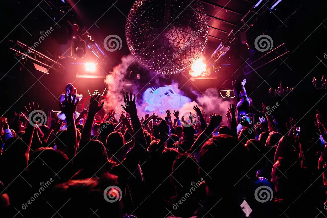 crowd_people_dancing_night_club_cheering_concert_95375453.jpg