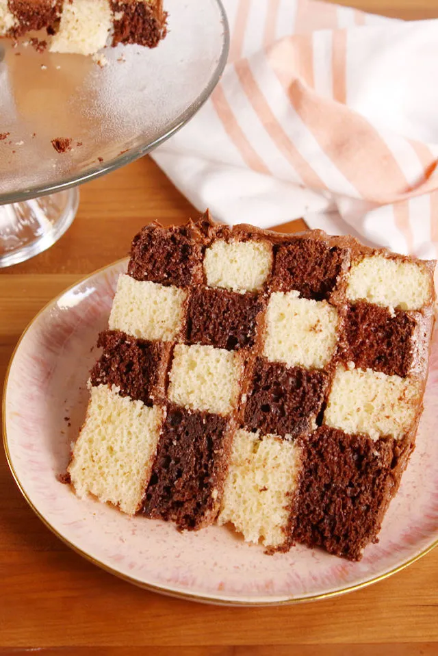 gallery-1493474216-delish-checkerboard-cake-pinterest-008.jpg