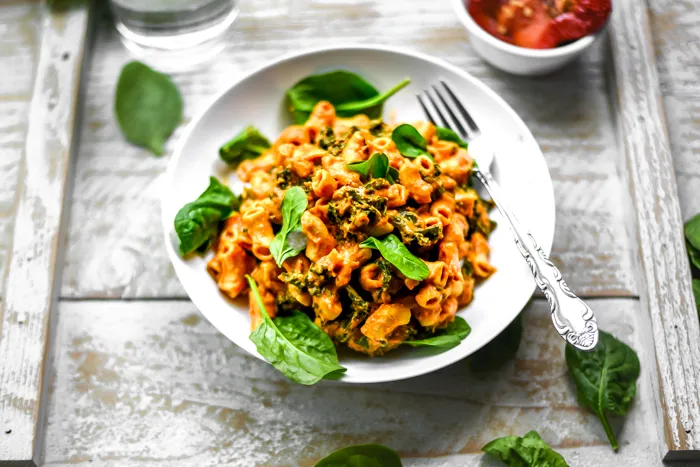 Creamy Kale & Spinach Chickpea Macaroni (5).jpg