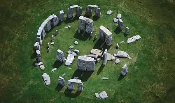 Stonehenge-2.jpg