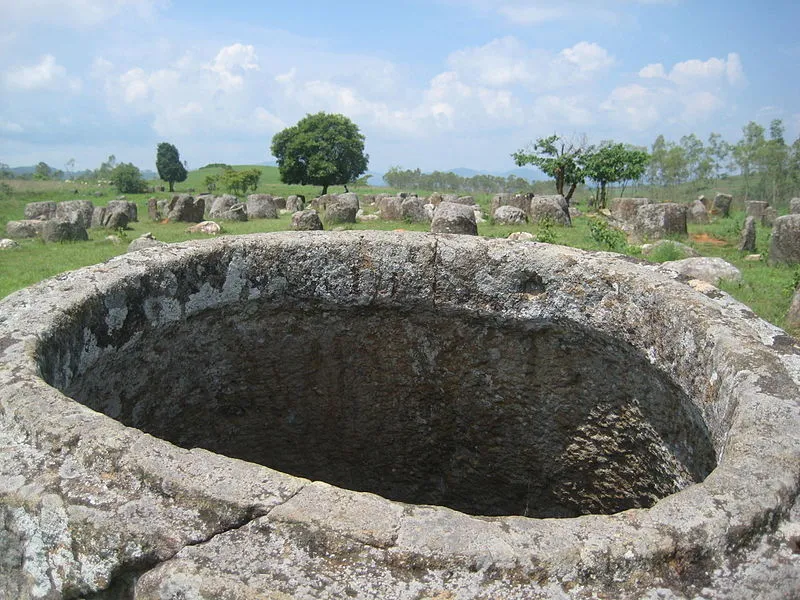 PlainOfJars2.jpg