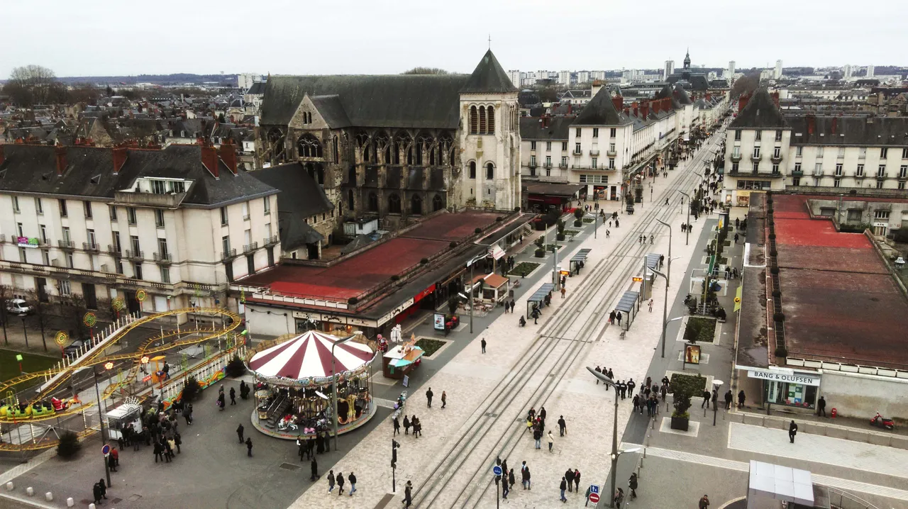 Tours-aerial.jpg