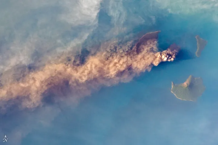 krakatau_iss.jpg