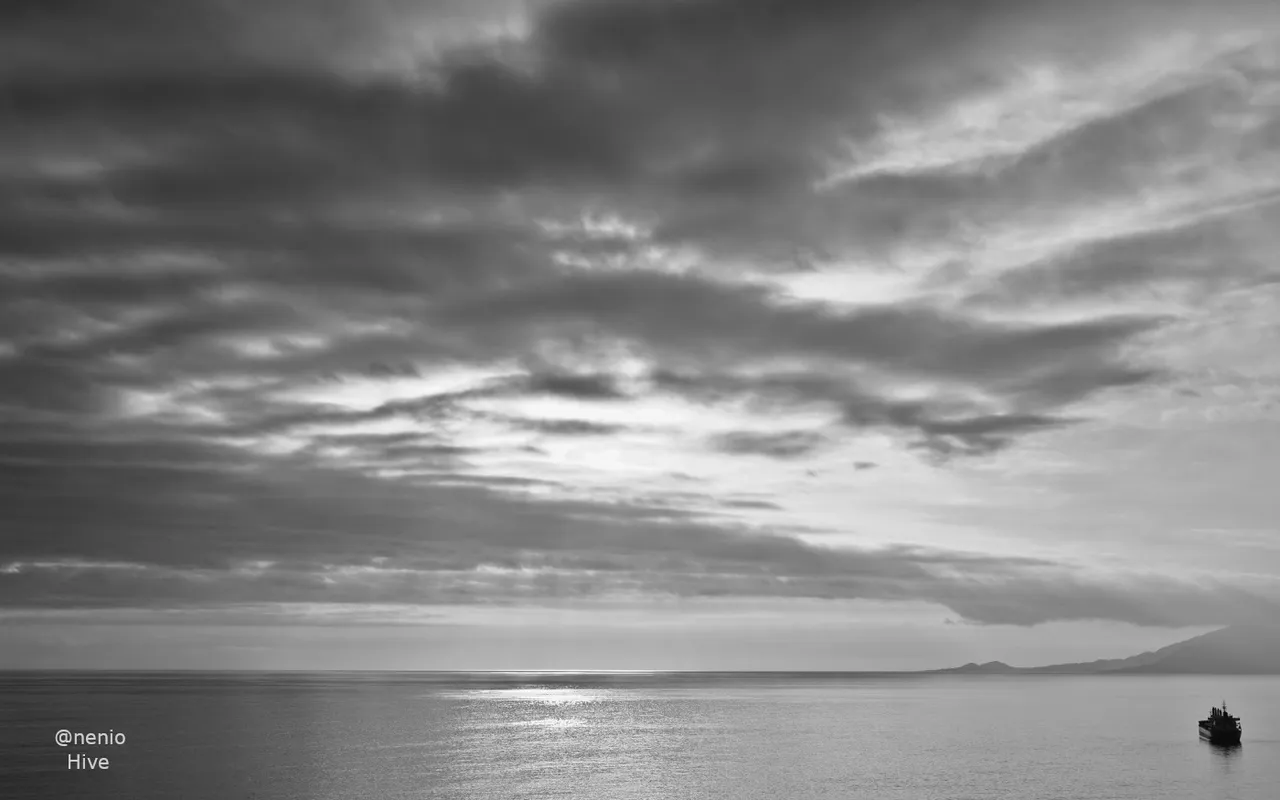 sea-clouds-001-bw.jpg