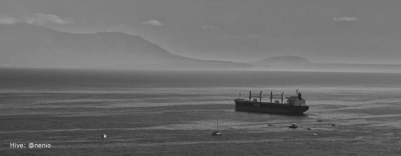 ship-boats-004-bw.jpg